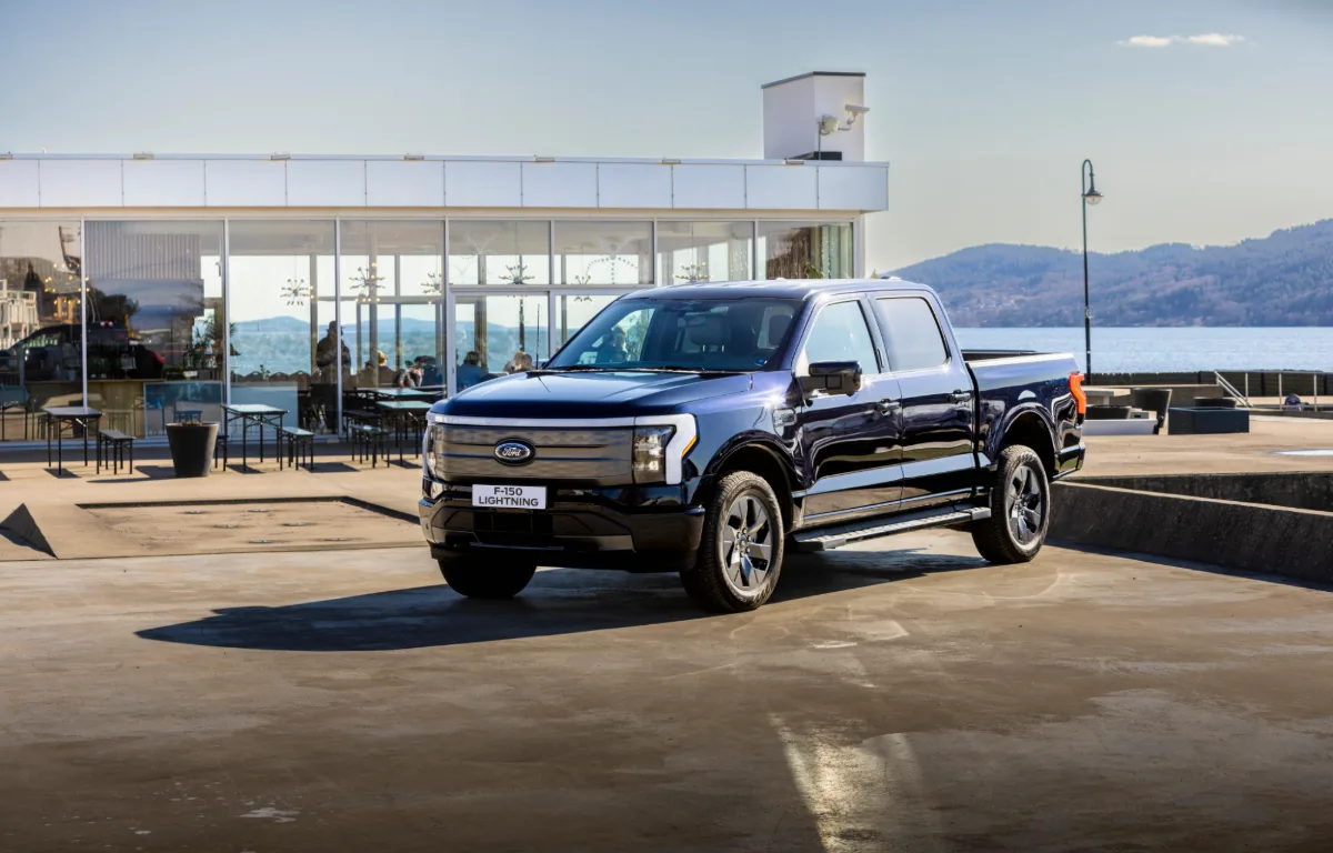 Ford F-150 Lightning 98 kWh Lariat Launch Edition 4x4 4-dørs Van 3