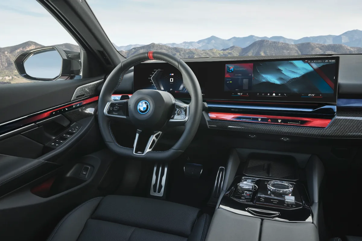 BMW i5 xDrive40 Fully Charged Touring 3