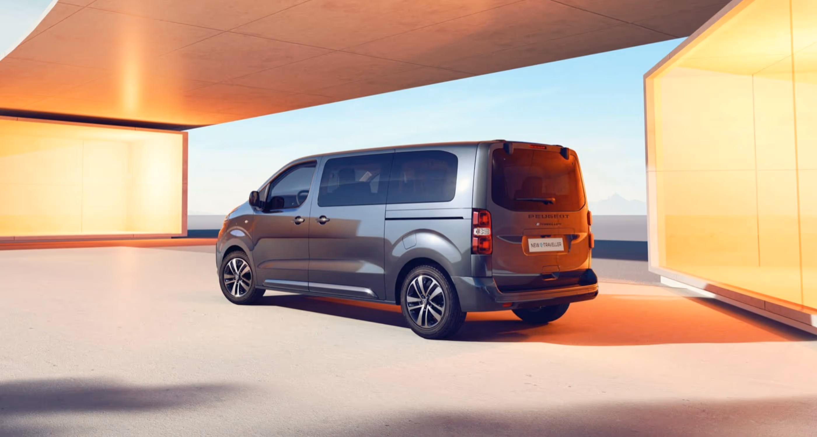 Peugeot E-Traveller  Business 8 seter